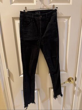 Abercrombie & Fitch Black Skinny Jeans with Frayed Hem Size 0